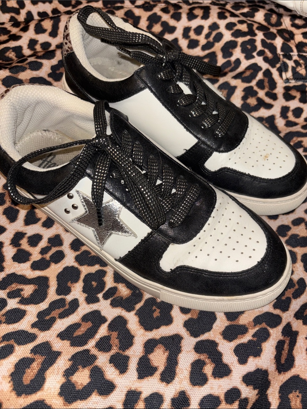 Corkys Black and White Star Accent Women’s Sneakers
